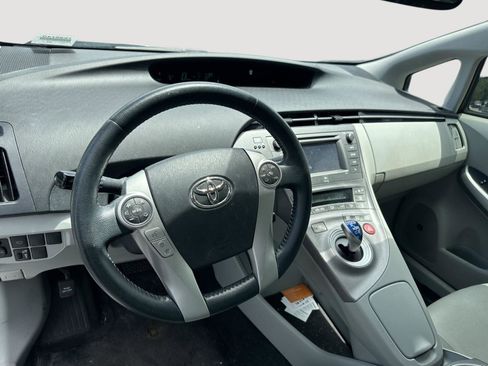 Used 2013 Toyota Prius Five FWD image 10