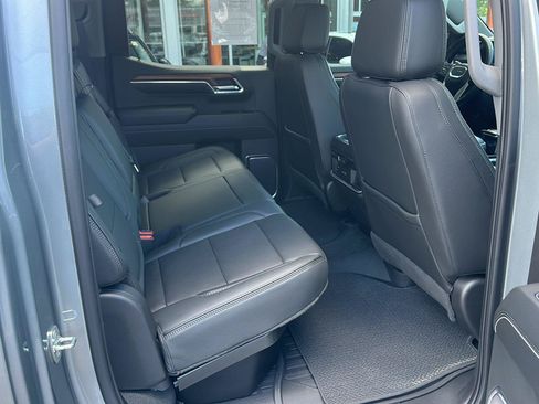 Used 2023 GMC Sierra 1500 Denali w/ Denali Reserve Package AWD/4WD image 12