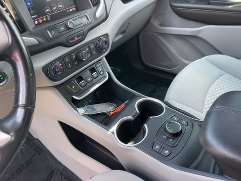 Used 2020 GMC Terrain SLE w/ Driver Convenience Package FWD image 17