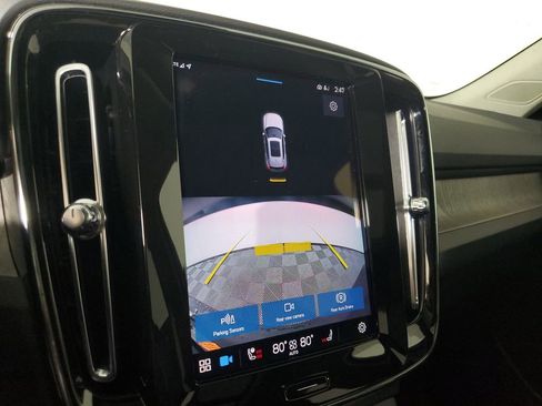 Certified 2023 Volvo XC40 B5 Plus w/ Protection Package Premier image 31