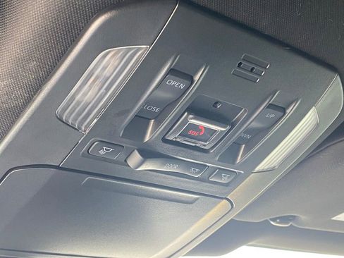 Used 2021 Toyota Highlander XSE FWD image 20