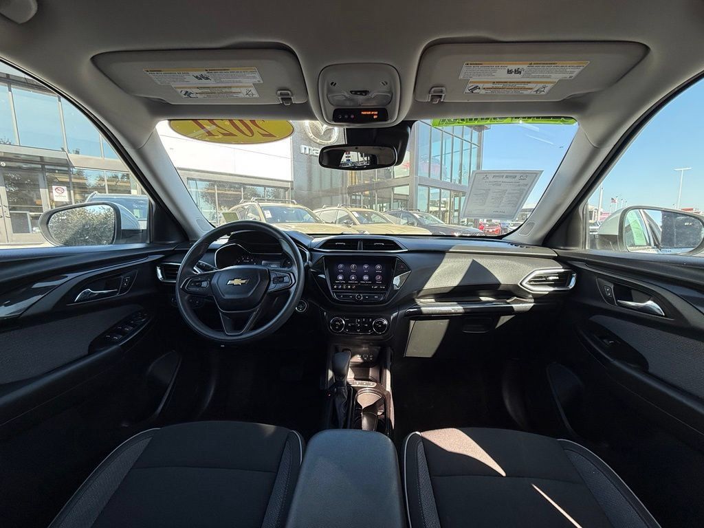 Used 2021 Chevrolet TrailBlazer LT w/ Convenience Package FWD image 19