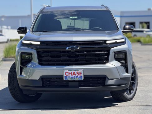 New 2026 Chevrolet Traverse LT w/ Midnight/Sport Edition AWD/4WD image 2