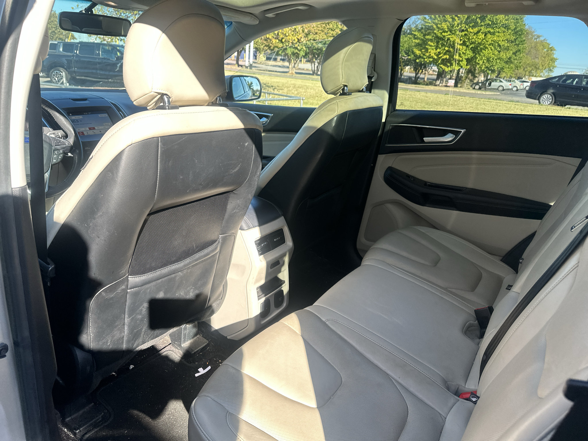 Used 2017 Ford Edge Titanium w/ Equipment Group 301A FWD image 18