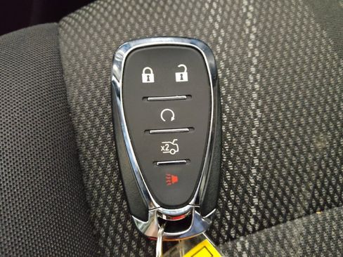 Used 2020 Chevrolet Sonic LT w/ Convenience Package image 32