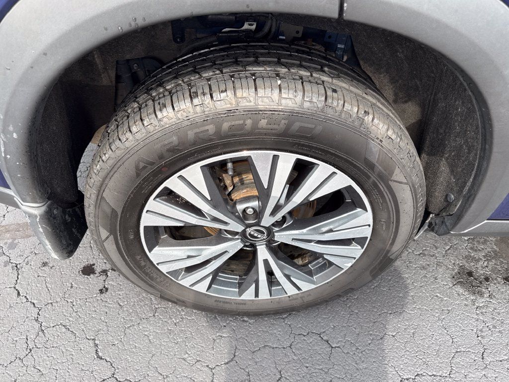 Used 2023 Nissan Rogue SV AWD/4WD image 24