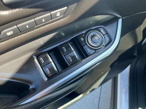 Used 2024 Cadillac XT4 Premium Luxury image 24