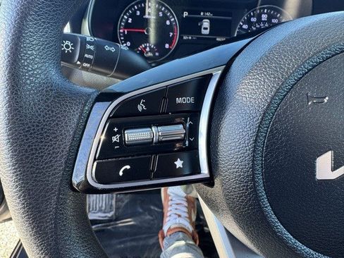 Used 2023 Kia Forte LXS image 15