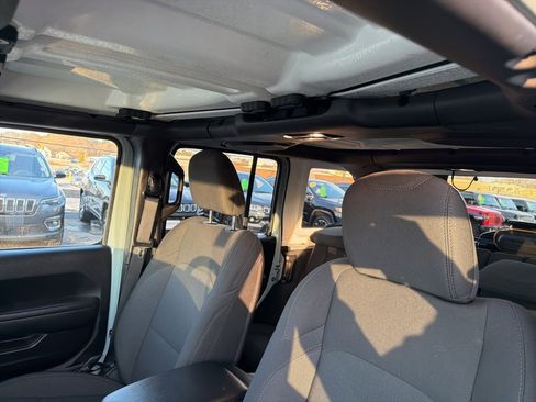 Certified 2023 Jeep Wrangler Sport S image 6