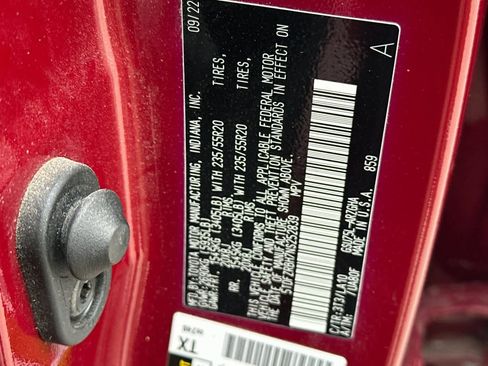 Used 2022 Toyota Highlander Platinum image 29