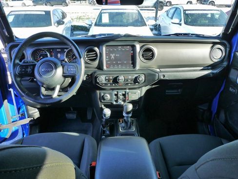Used 2022 Jeep Gladiator Willys image 17