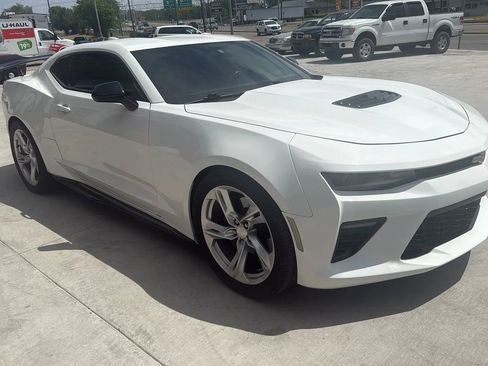 Used 2017 Chevrolet Camaro SS RWD image 3