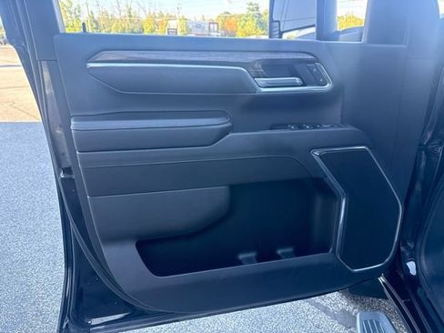 Used 2024 GMC Sierra 2500 SLE w/ SLE Value Package; AWD/4WD image 19