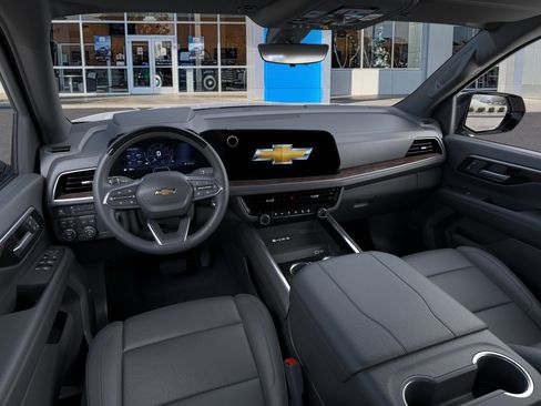 New 2026 Chevrolet Suburban LT w/ Advanced Technology Package AWD/4WD image 15
