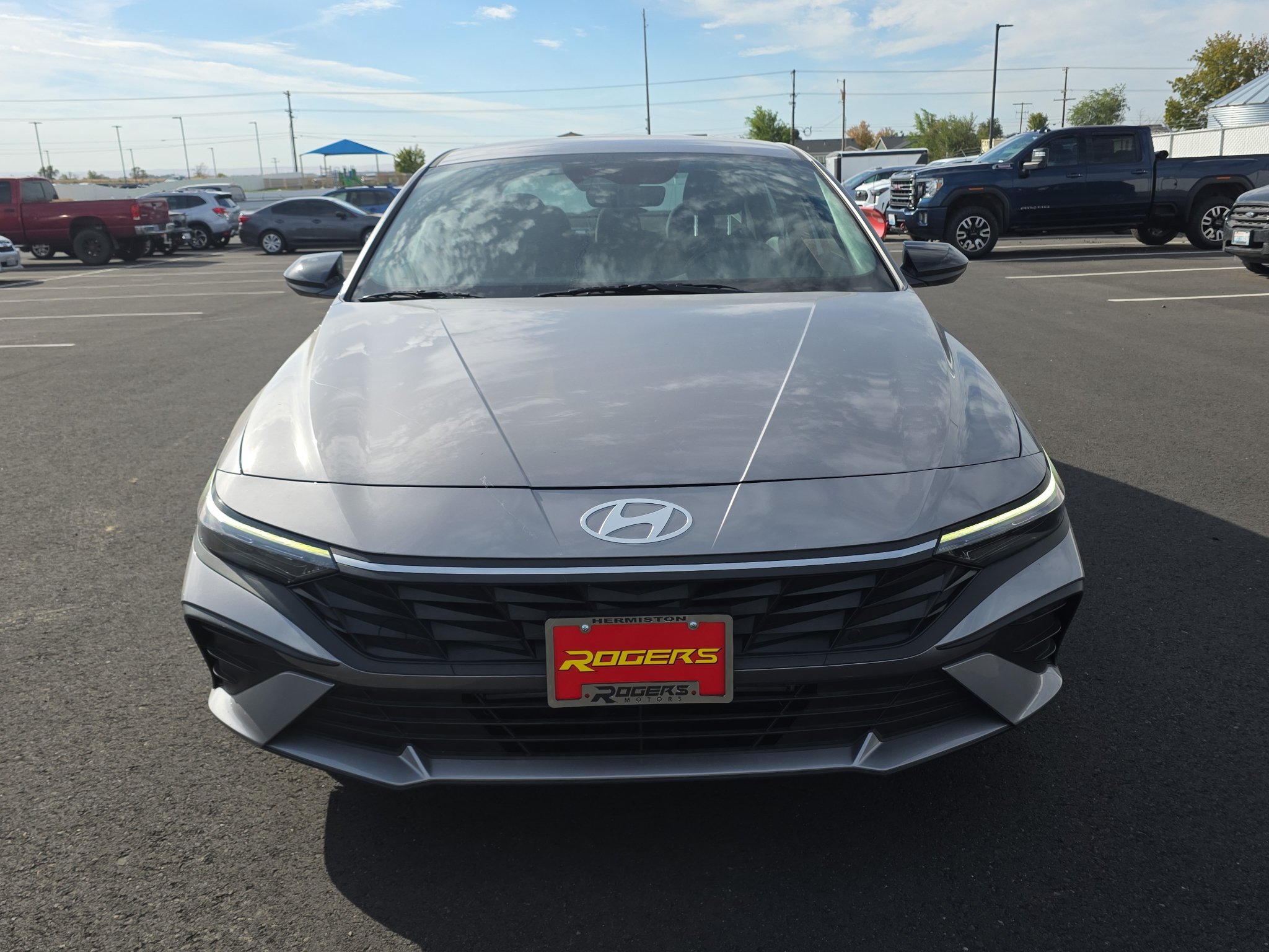 Used 2025 Hyundai Elantra Sport FWD image 2