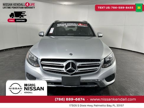 Used 2018 Mercedes-Benz GLC 300 4MATIC w/ Premium Package image 4