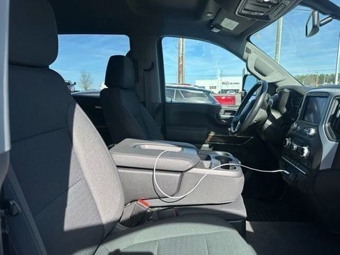 Certified 2022 GMC Sierra 2500 SLE w/ SLE Value Package; image 18