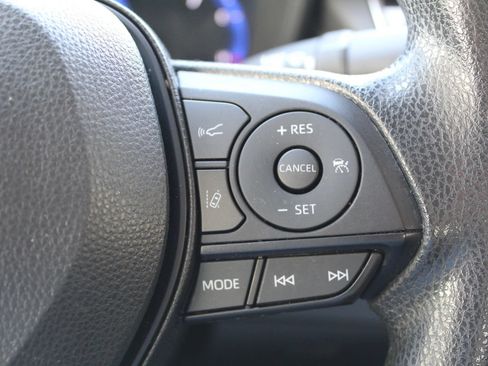 Used 2022 Toyota Corolla LE FWD image 17