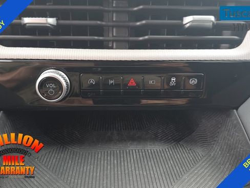 Used 2026 Ford Explorer Active RWD image 21