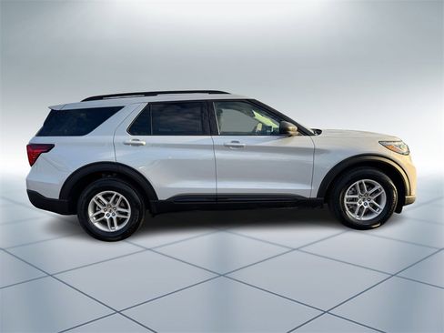 New 2026 Ford Explorer Active image 3