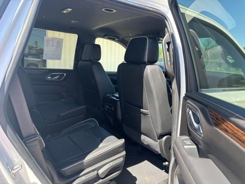 Used 2021 Chevrolet Tahoe Premier AWD/4WD image 12