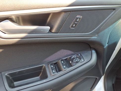 Used 2019 Ford Edge SE FWD image 14