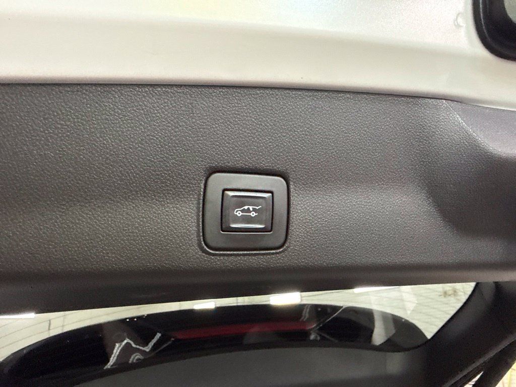 Used 2021 Chevrolet TrailBlazer RS w/ Sun and Liftgate Package AWD/4WD image 14