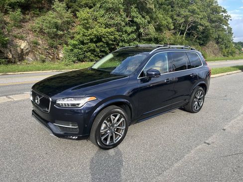 Used 2016 Volvo XC90 T6 Momentum w/ Momentum Plus Package AWD/4WD image 2