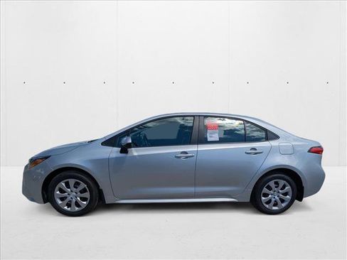 New 2025 Toyota Corolla LE FWD image 5