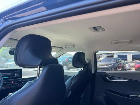Certified 2025 Kia EV6 Light w/ Light LR Technology Package RWD image 13