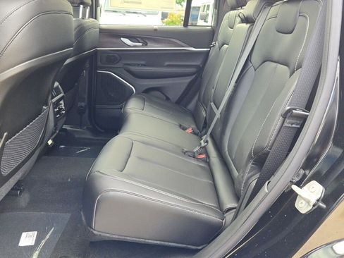 New 2025 Jeep Grand Cherokee Limited w/ Luxury Tech Group II image 19