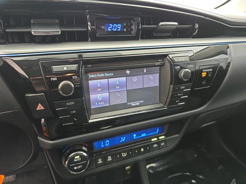 Used 2014 Toyota Corolla S FWD image 19