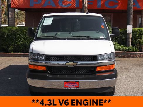Used 2025 Chevrolet Express 2500 w/ Driver Convenience Package RWD image 3