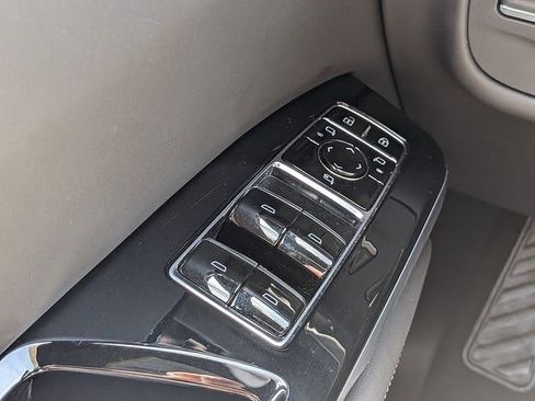 Certified 2025 Cadillac Escalade ESV Premium Luxury Platinum w/ LPO, Floor Liner Package AWD/4WD image 24