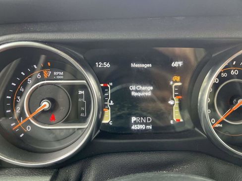 Certified 2020 Jeep Gladiator Overland image 32