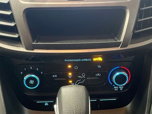 Used 2023 Ford Transit Connect XL image 15