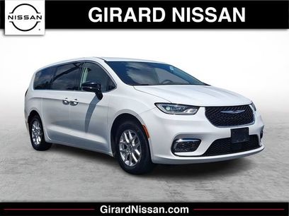 Used 2024 Chrysler Pacifica Touring-L