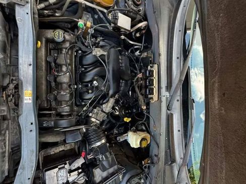 Used 2005 Ford Escape XLT image 31