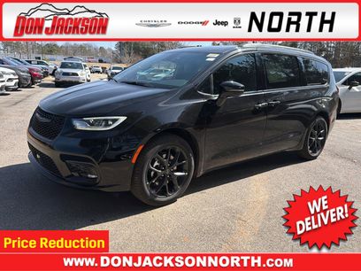 New 2026 Chrysler Pacifica Select