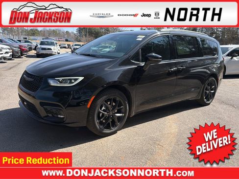 New 2026 Chrysler Pacifica Select image 1