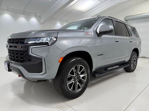 Used 2023 Chevrolet Tahoe Z71 w/ Luxury Package AWD/4WD image 3