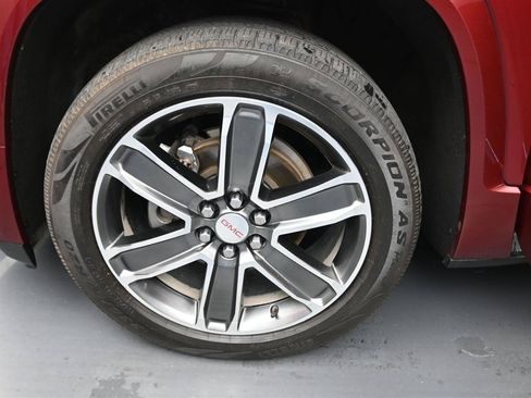Used 2018 GMC Acadia Denali w/ Technology Package AWD/4WD image 9