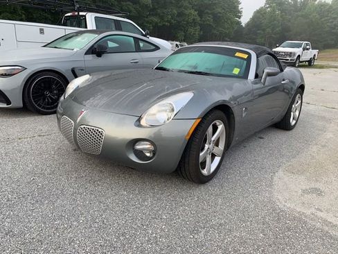 Used 2006 Pontiac Solstice Convertible w/ Premium Package RWD image 4