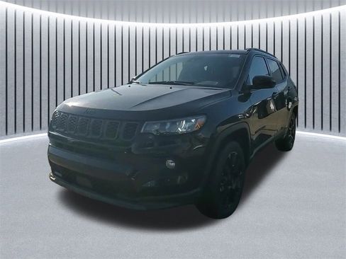 New 2026 Jeep Compass Latitude image 6