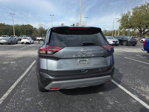 Used 2023 Nissan Rogue S image 4