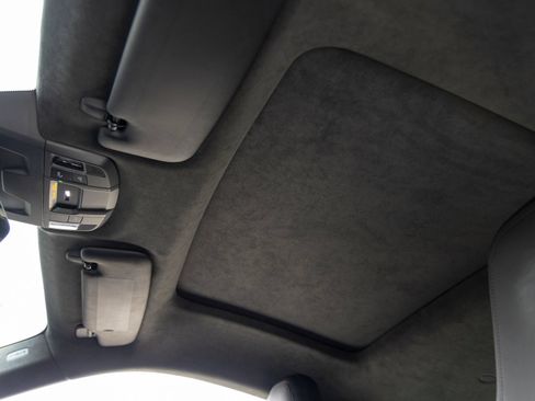 Certified 2025 Porsche 911 Carrera RWD image 28