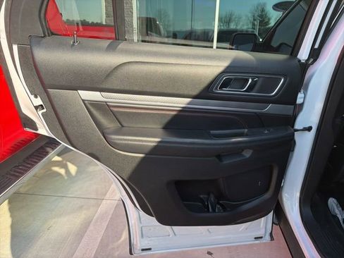 Used 2016 Ford Explorer Sport w/ Equipment Group 401A image 17