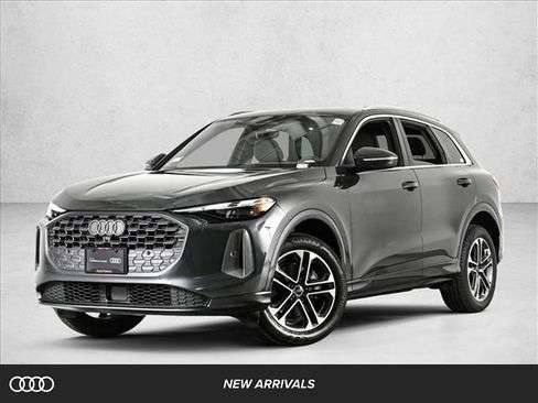 Certified 2025 Audi Q5 Premium w/ Convenience Package image 1