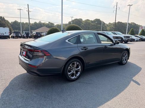 Used 2024 Honda Accord EX image 11