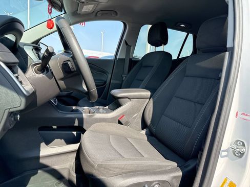 Used 2024 GMC Terrain SLE w/ Driver Convenience Package FWD image 11